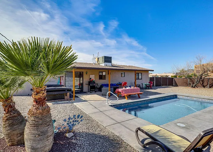 Holiday home Desert Oasis W/ Hot Tub! 6 Mi To Havasu