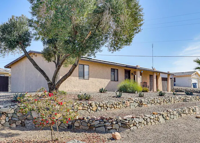 Desert Oasis W/ Hot Tub! 6 Mi To Havasu Holiday home